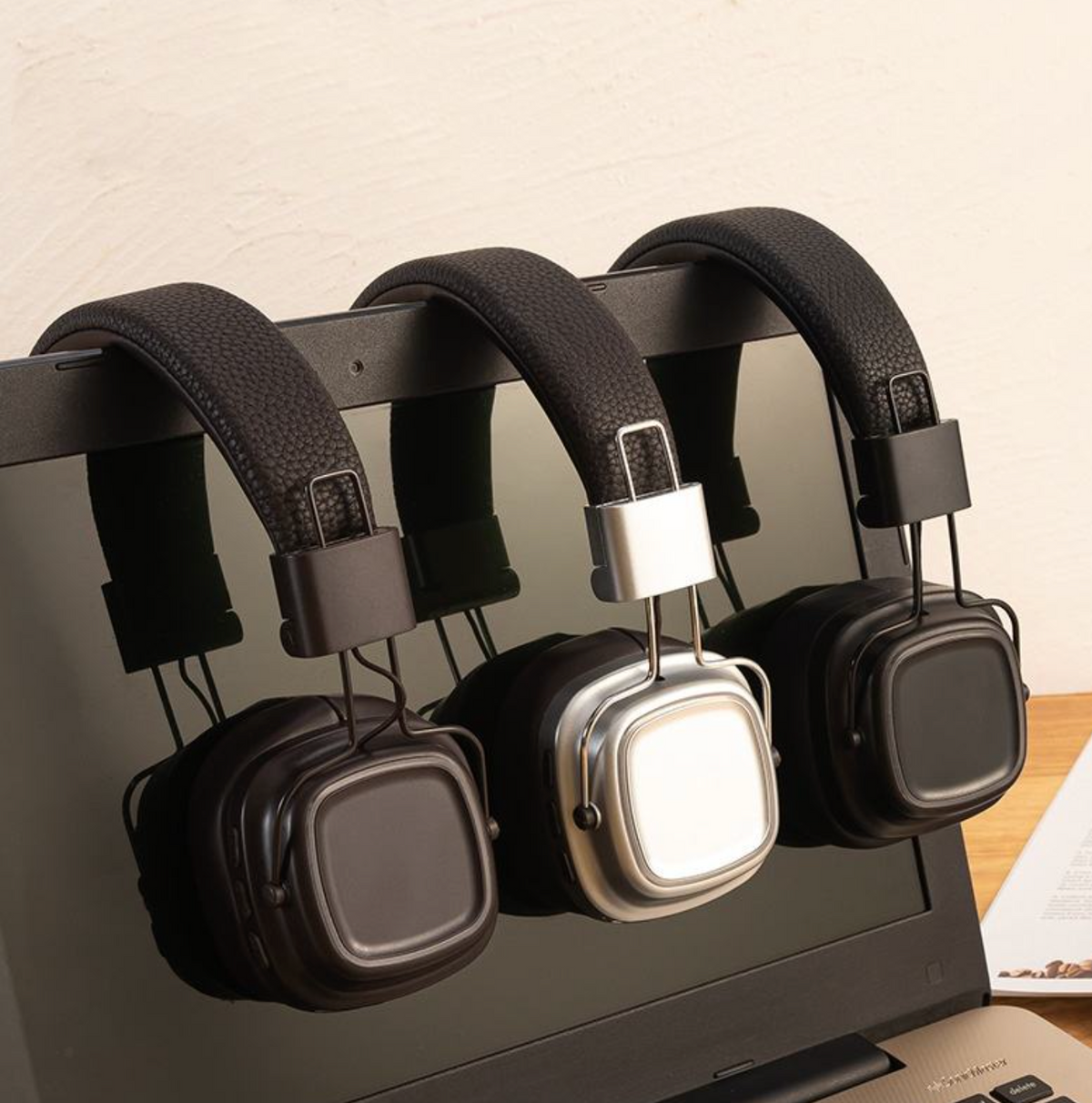 Retro Wireless Bluetooth Headphones – Vintage Over-Ear Stereo Headset with Deep Bass